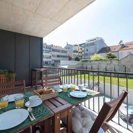 Lovelystay - Downtown Balcony Apartment With Free Parking OOporto Exterior foto