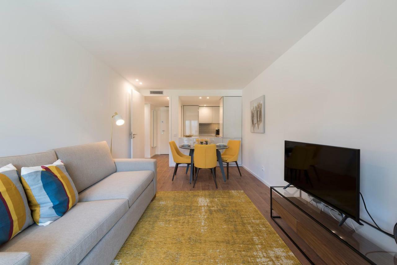 Lovelystay - Downtown Balcony Apartment With Free Parking OOporto Exterior foto