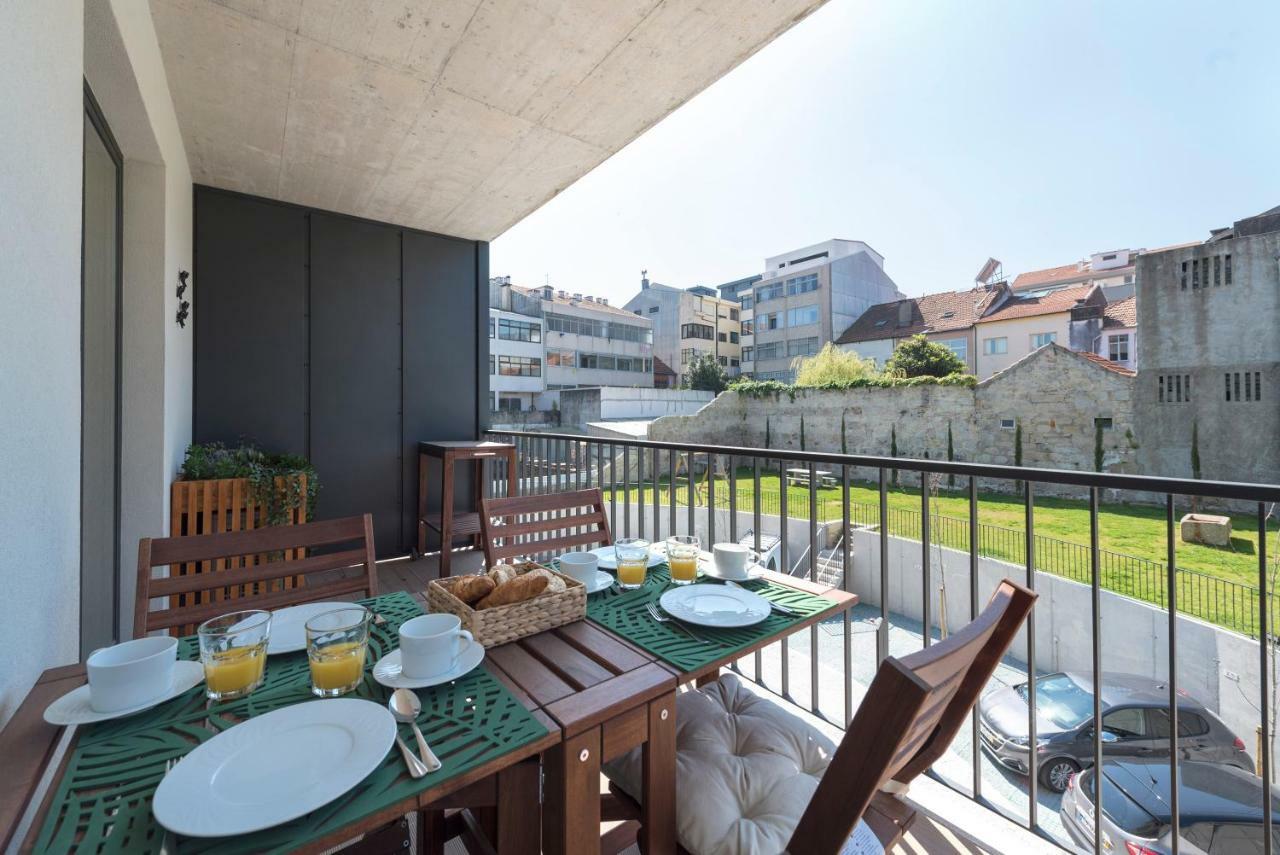 Lovelystay - Downtown Balcony Apartment With Free Parking OOporto Exterior foto