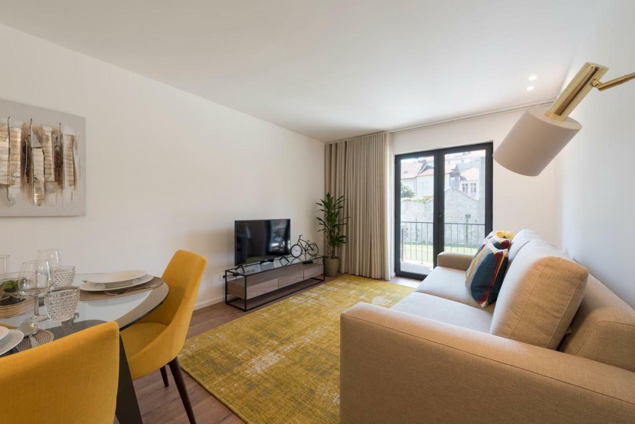 Lovelystay - Downtown Balcony Apartment With Free Parking OOporto Exterior foto